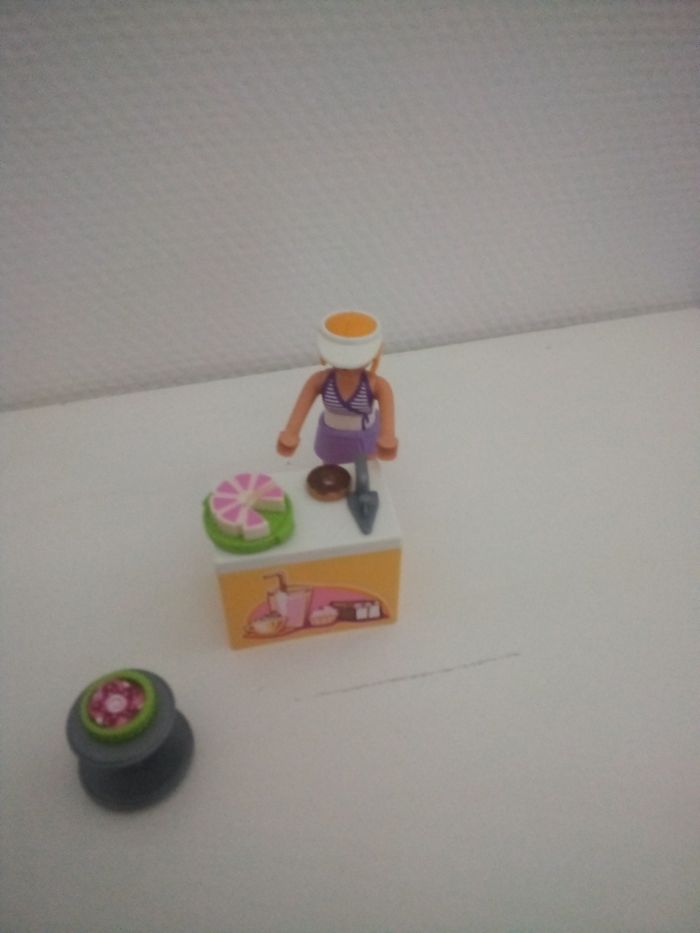 Playmobil marchande de gâteaux