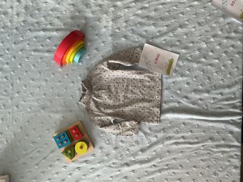 sous pull col roulé manches longues gris à motifs jaune et noir 6 mois mes petits cailloux