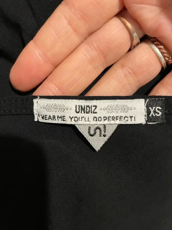 Débardeur haut court crop top noir dentelle col dos noeud undiz taille XS - photo numéro 6
