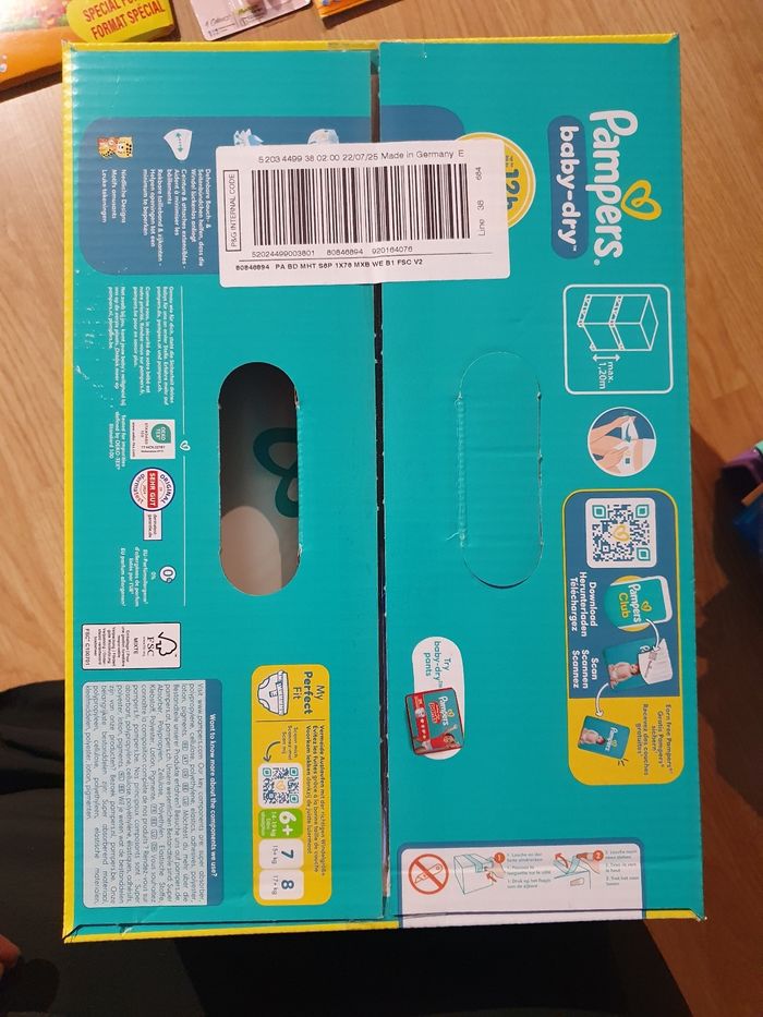 Carton de 76 couches pampers baby dry - photo numéro 2