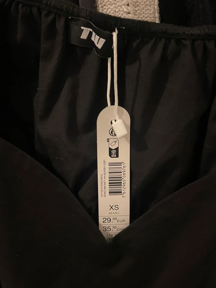 Robe noir - photo numéro 3