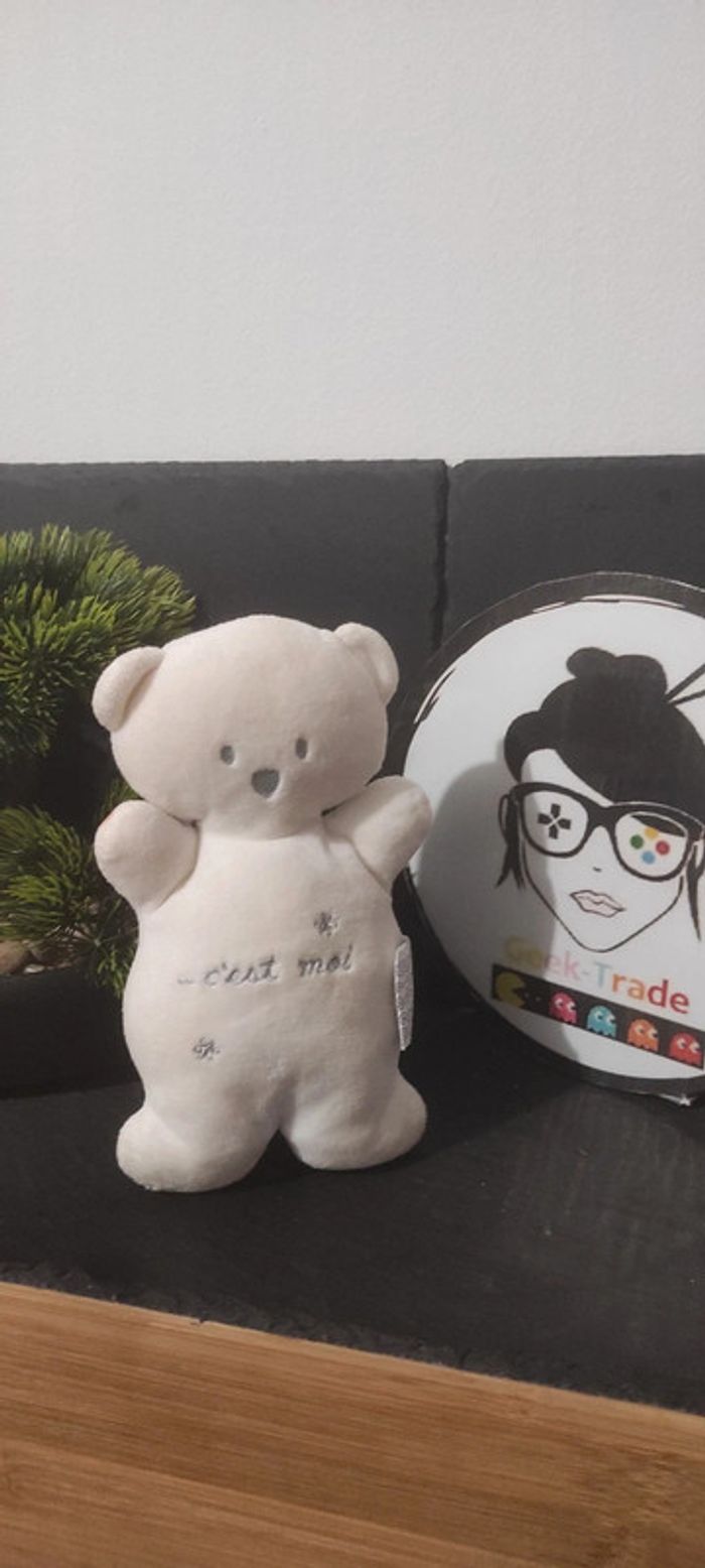 doudou peluche ours boanc c est moi Kiabi bébé gris etoiles triangle Grelot