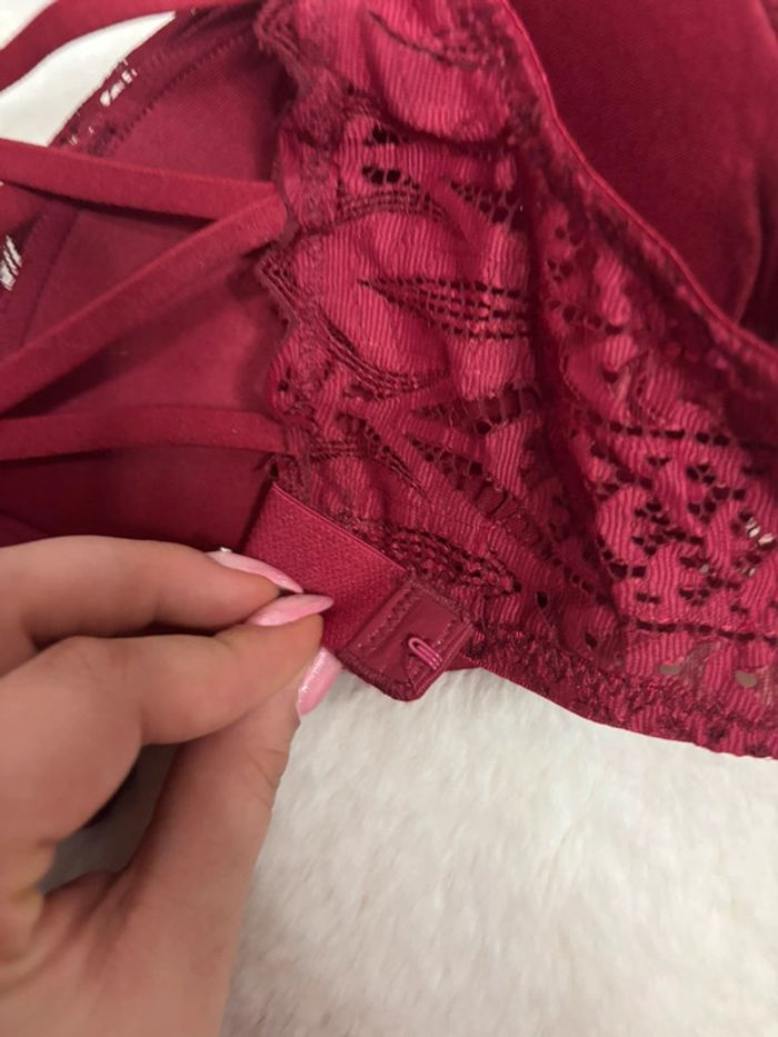 🌺Soutien-gorge en dentelle bordeaux Taille 90C🌺 - photo numéro 8