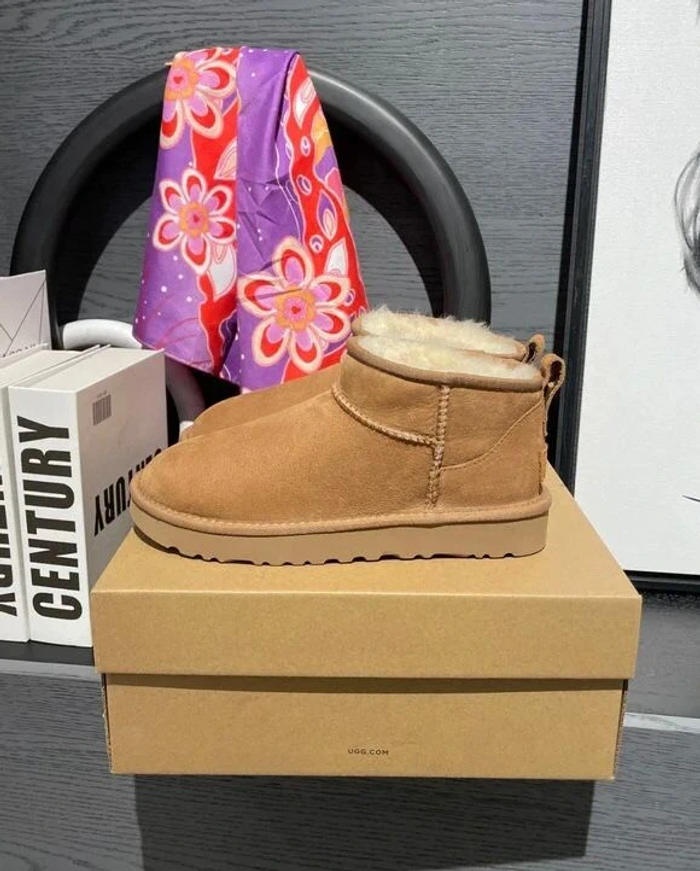 Bottes UGG Mini Marron 39 - photo numéro 2