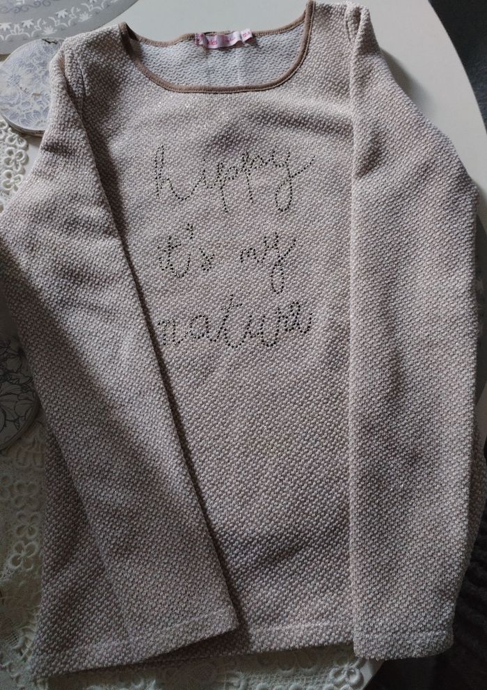 Très beau pull avec fils pailletés dorée 77% coton neuf + un tee shirt offert - photo numéro 4
