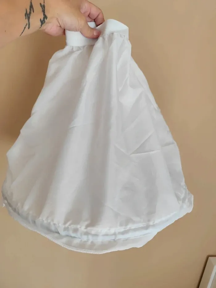 Jupon avec cerceau blanc 5/6 ans - photo numéro 2