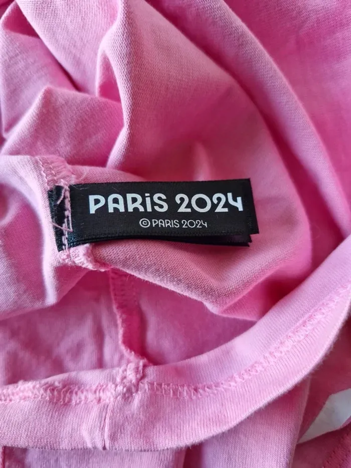 Crop top plus un mini short Paris 2024 - photo numéro 9