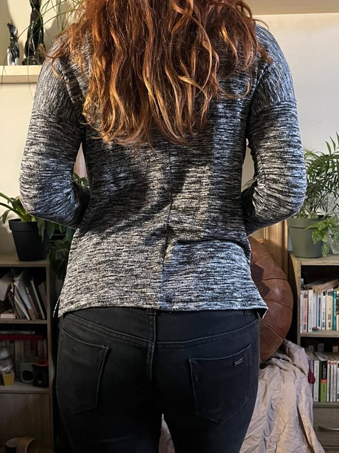 Haut sweat col roulé retombant imprimé - camaïeu de gris - photo numéro 8