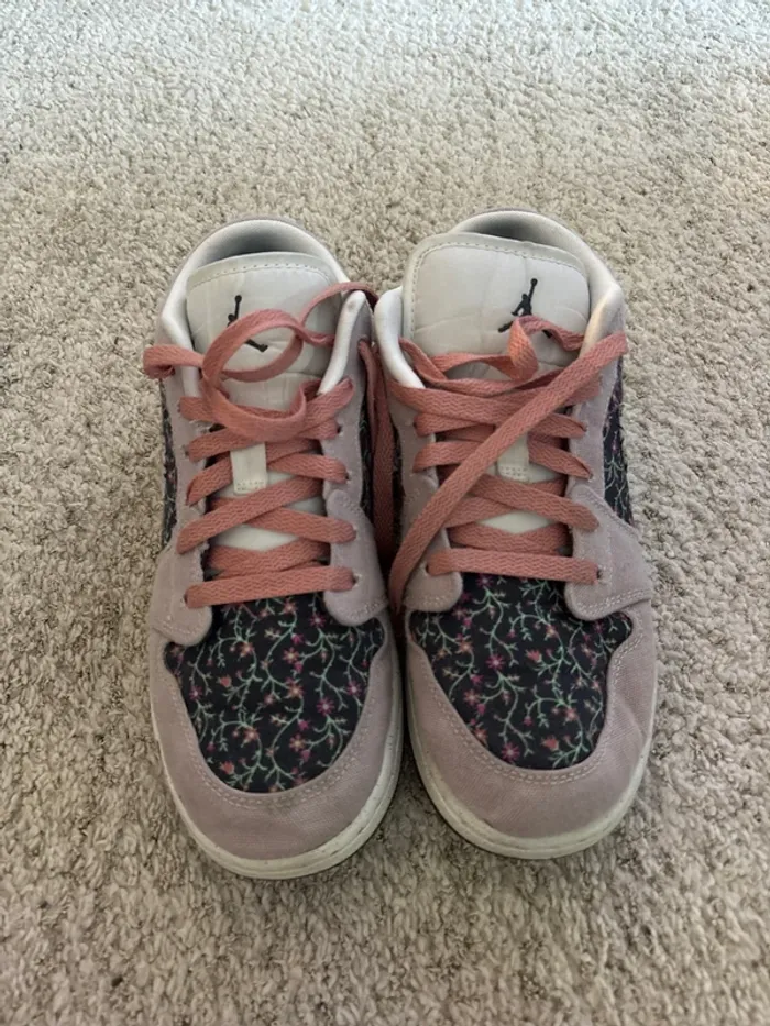 Baskets Nike Air Jordan 1 Low SE Floral - photo numéro 5