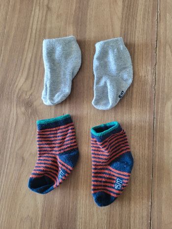 2 pairs de chaussettes
