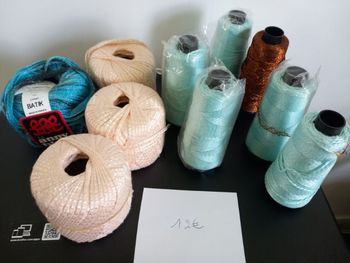 lot de fils à tricoter