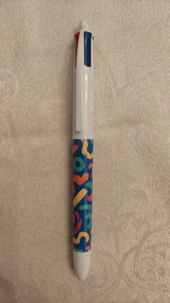 Stylo Bic 4 couleurs Édition Limitée Cultura NEUF