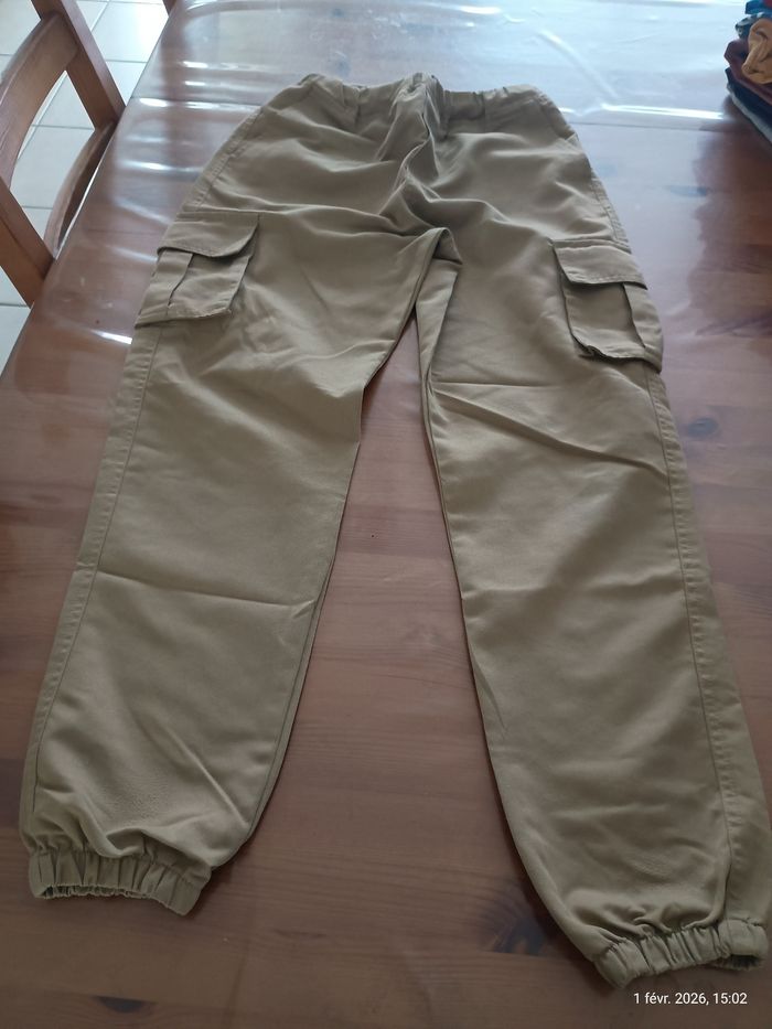 Pantalon cargo t. 14 ans
