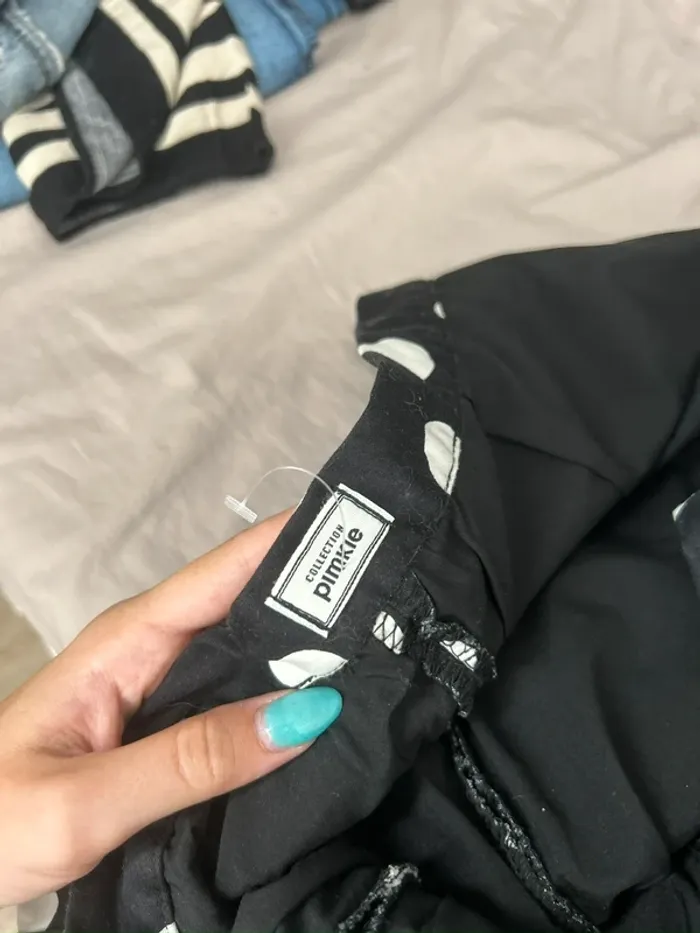 Jupe courte moulante noir et blanche à pois pimkie taille 38 - photo numéro 4