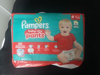 Couches pampers 