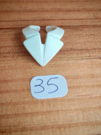 Playmobil vintage col blanc pointu