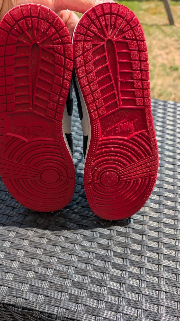Air Jordan 1 Low Bred Toe Enfant GS taille 38.5 - photo numéro 7