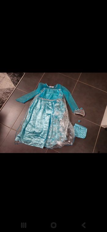 Déguisement Reine des neiges 7/8 ans et accessoires