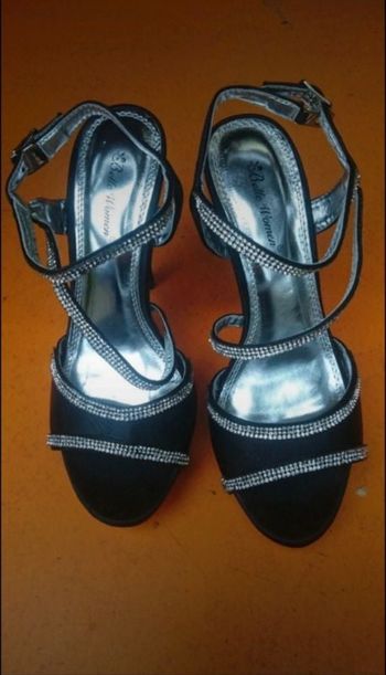 Sandales noir à talons Belle Women