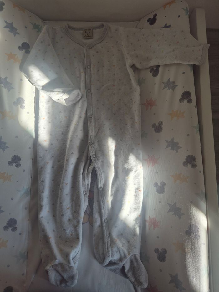 Lot pyjamas 9 mois - photo numéro 4