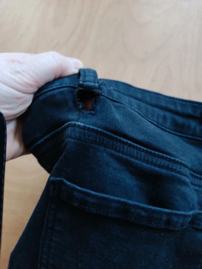 Jean slim noir taille 40 offert - photo numéro 8