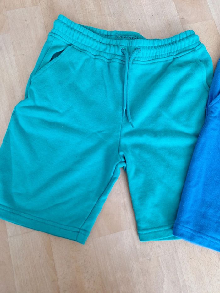 Lotcde 2 short taille 10/11 ans - photo numéro 2