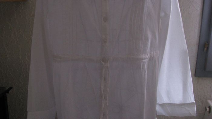 chemise blanche taille 4 - photo numéro 7