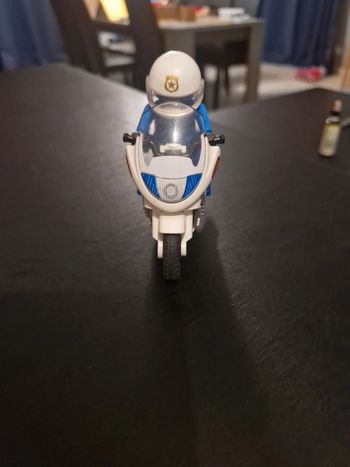 Policier motard playmobil 6923