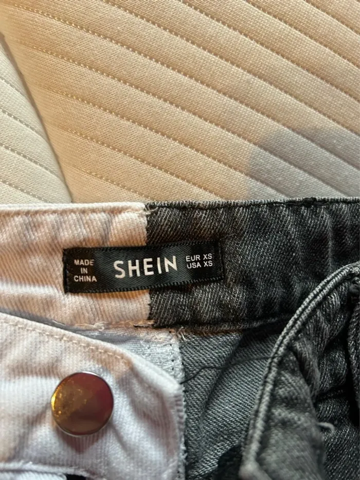Jean bicolore blanc et noir shein XS - photo numéro 3