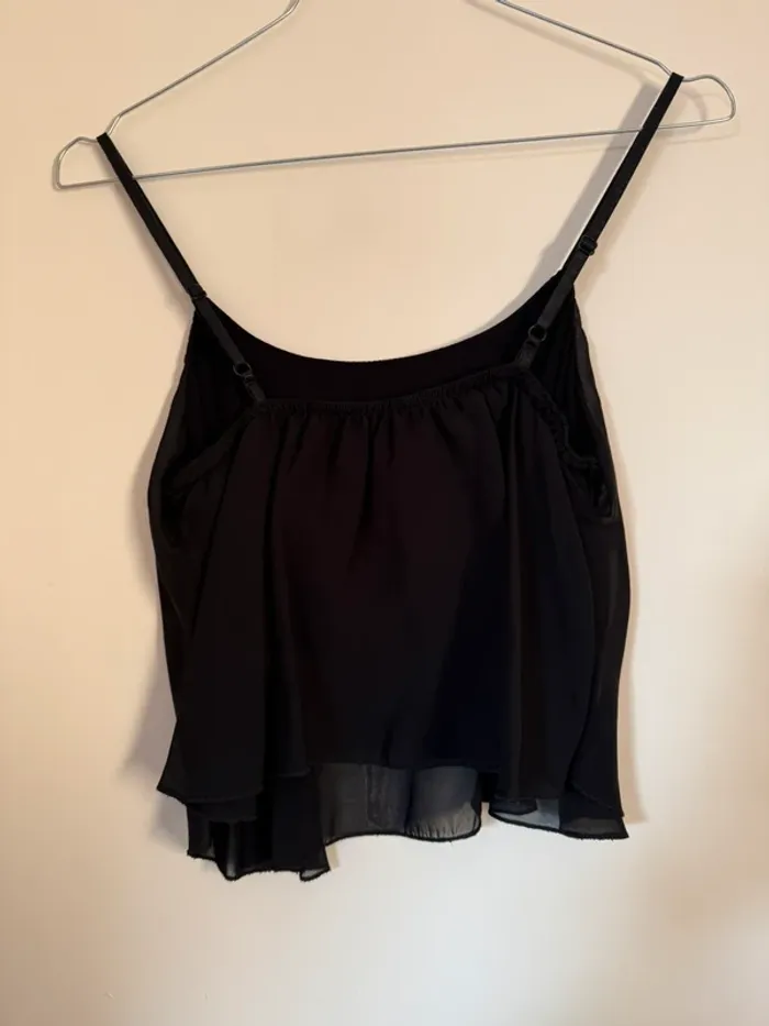 Crop top noir a bretelles - photo numéro 3