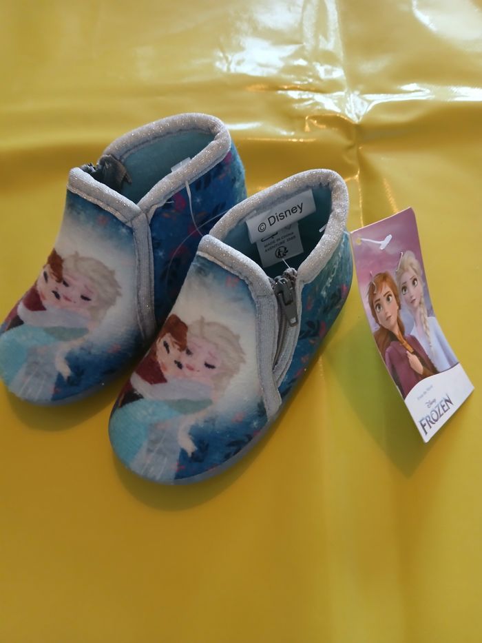 chaussons la reine des neiges disney 21
