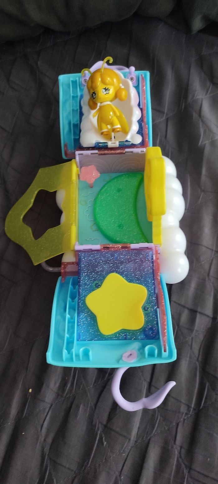 Maison avec luciole - photo numéro 2