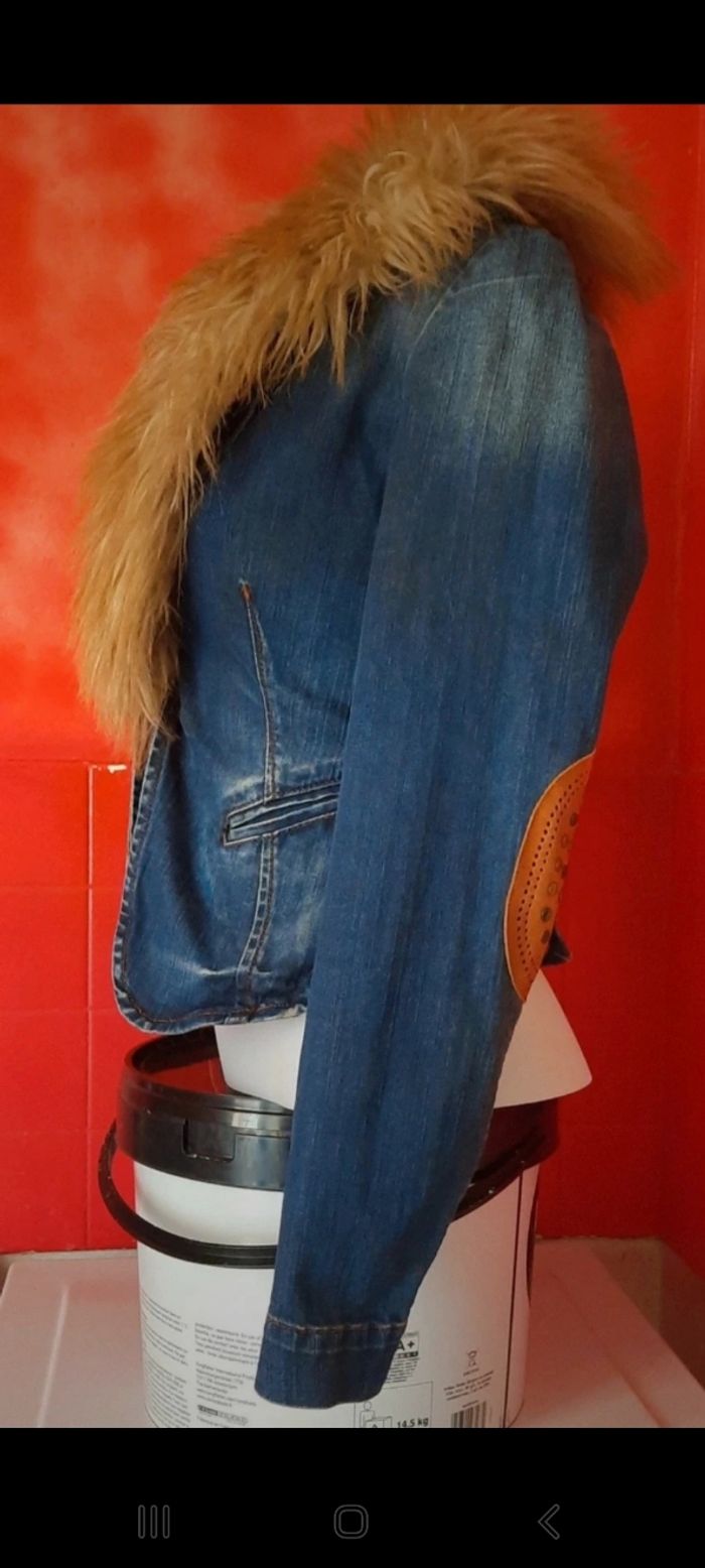 Veste en jean avec col amovible en fausse fourrure de chez Fornarina - photo numéro 8