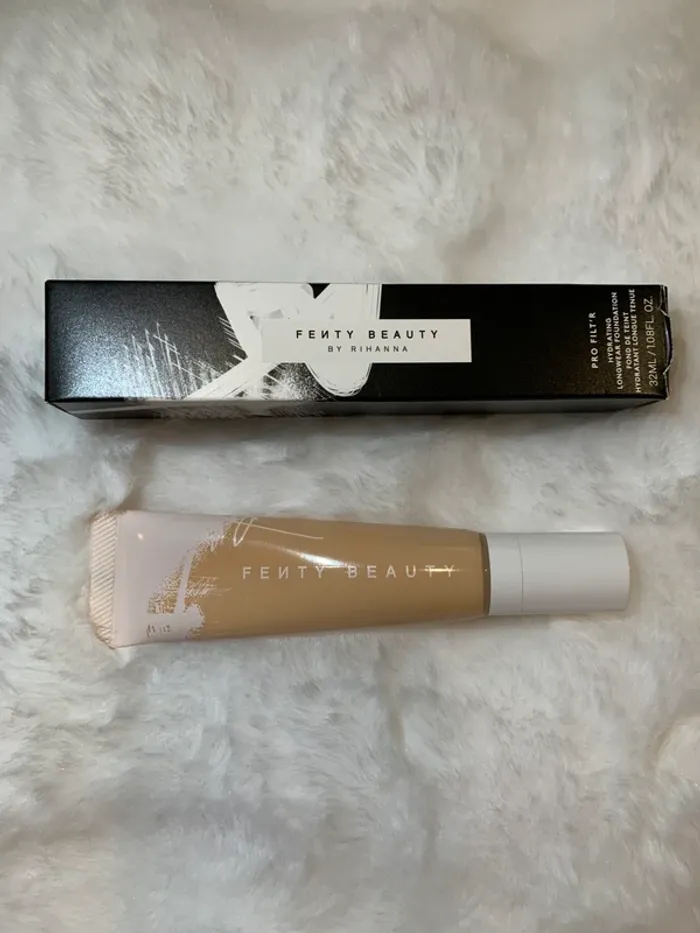 Fond de teint Fenty Beauty teinte 145 - photo numéro 6