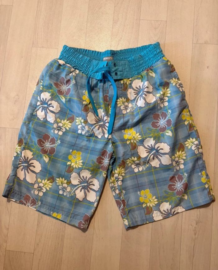 Short de plage 10 ans orchestra très bon état