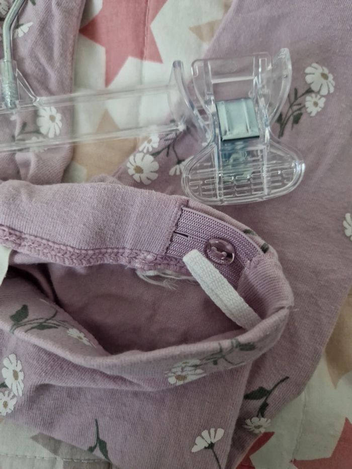 Ensemble pull leggings lilas fleuri 4-6mois très bon état H&M - photo numéro 6