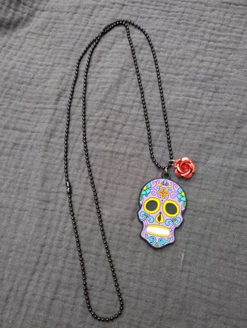 Collier sautoir Skull / squelette