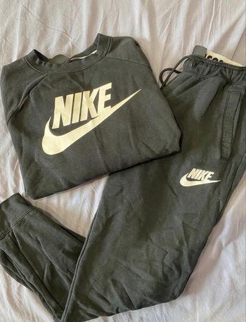 Ensemble jogging noir blanc Nike Femme Pull L jogging M bon état voir annonce 