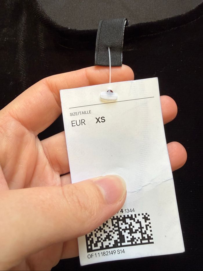 Robe moulante fines bretelles noir avec strass argenté H&M taille 34 XS - photo numéro 4