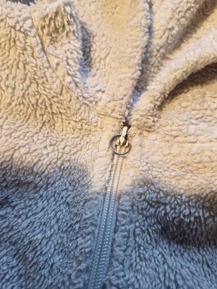 Superbe veste polaire à capuche - photo numéro 3