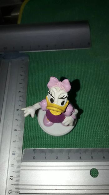 Daisy  Donald figurine