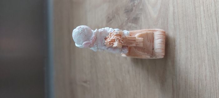 Enfant sur cheval a bascule - photo numéro 2