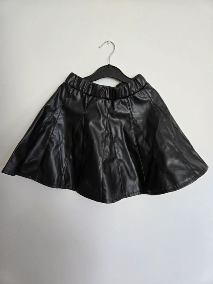 Jupe simili cuir patineuse noir