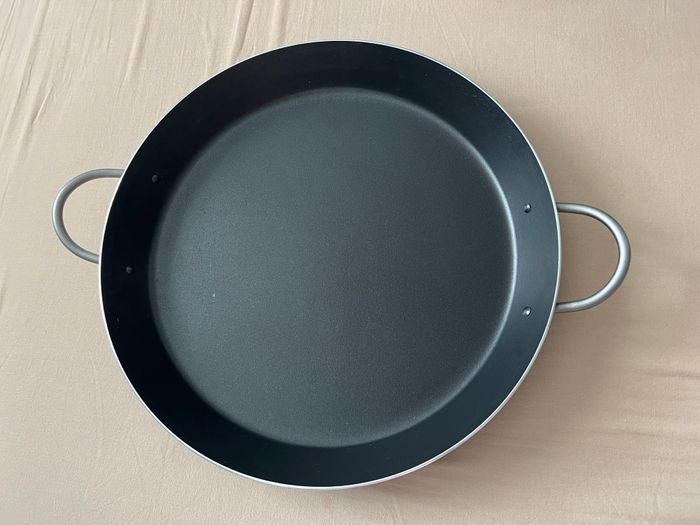 Poêle à paella – jamais utilisée