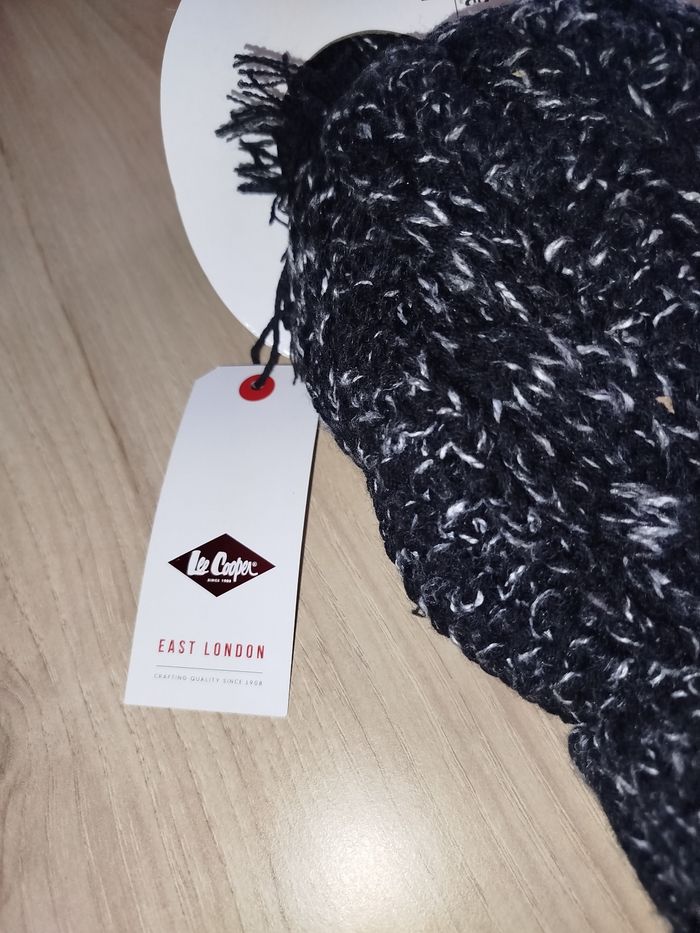 Bonnet avec pompon - photo numéro 3