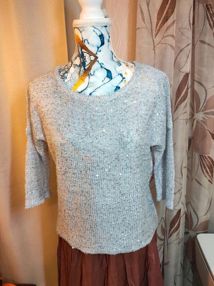 Pull Jacqueline Riu  gris chiné, détails sequins,  maille  douce, allure élégante