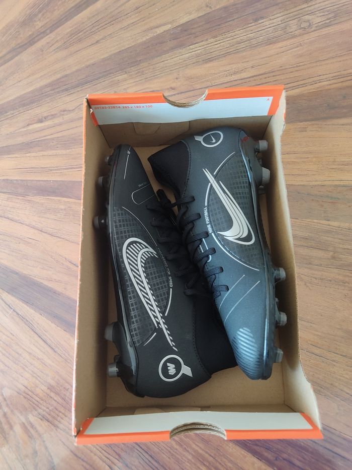 Crampons Nike T 39 - photo numéro 6