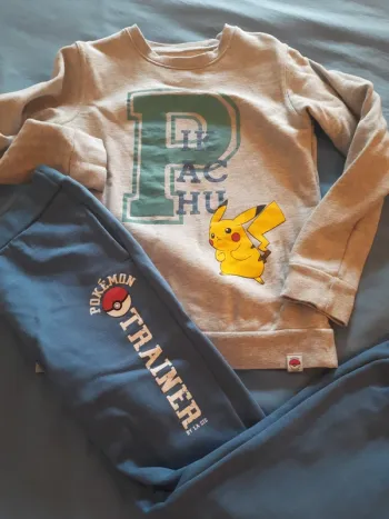 Ensemble jogging pokemon 10 ans