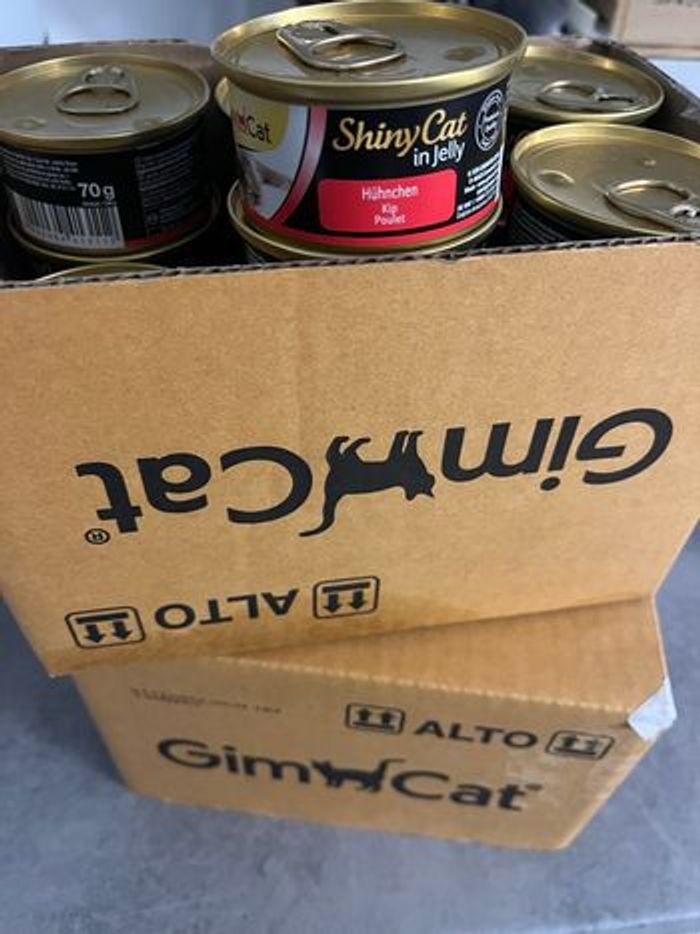 Lot de 72 boîtes de nourriture pour chat saveur poulet DLC COURTE