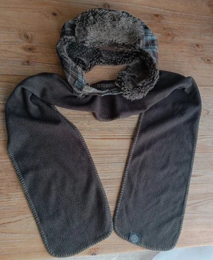 Ensemble bonnet trappeur et écharpe